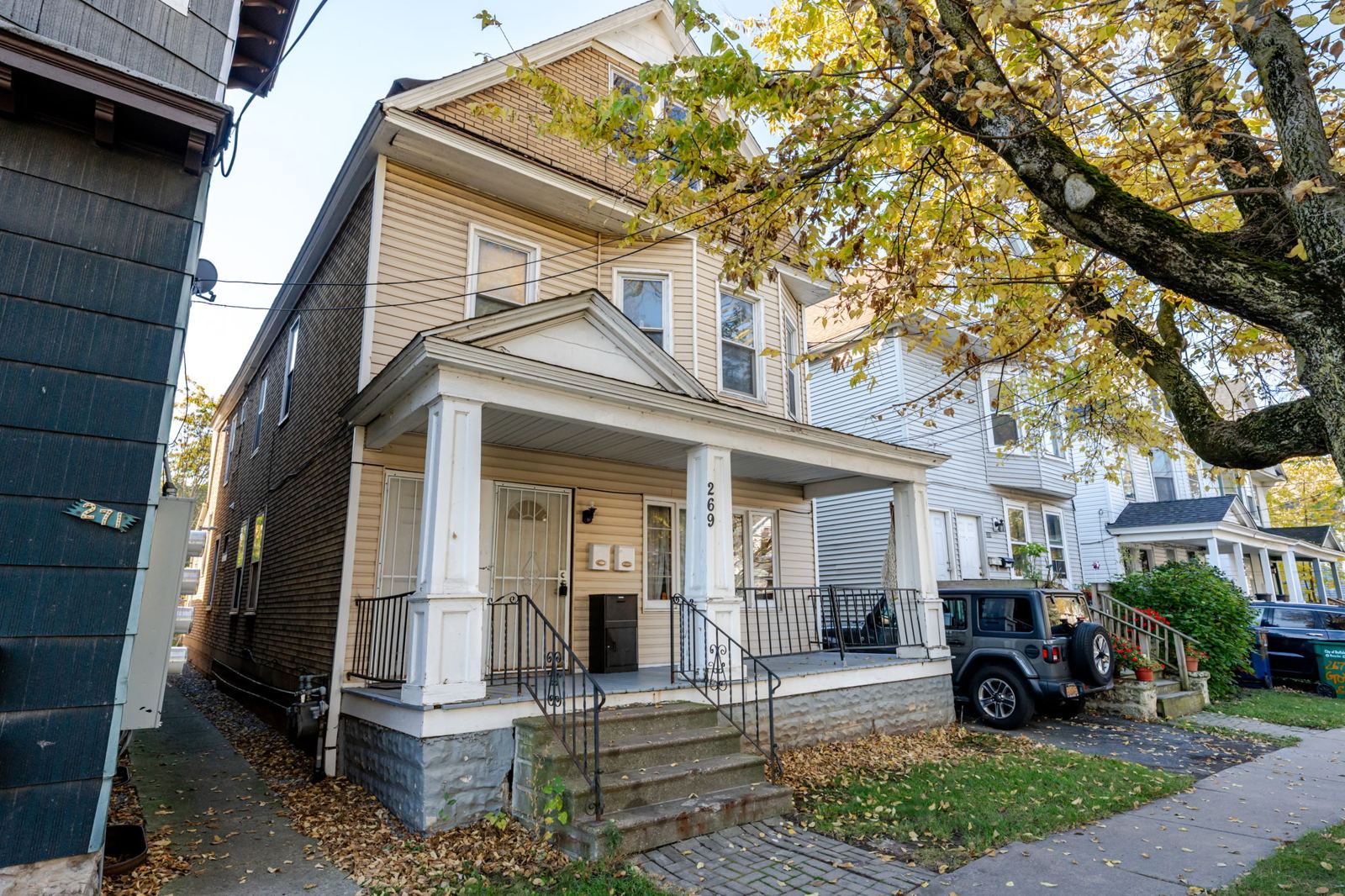 Front of the house, from the left