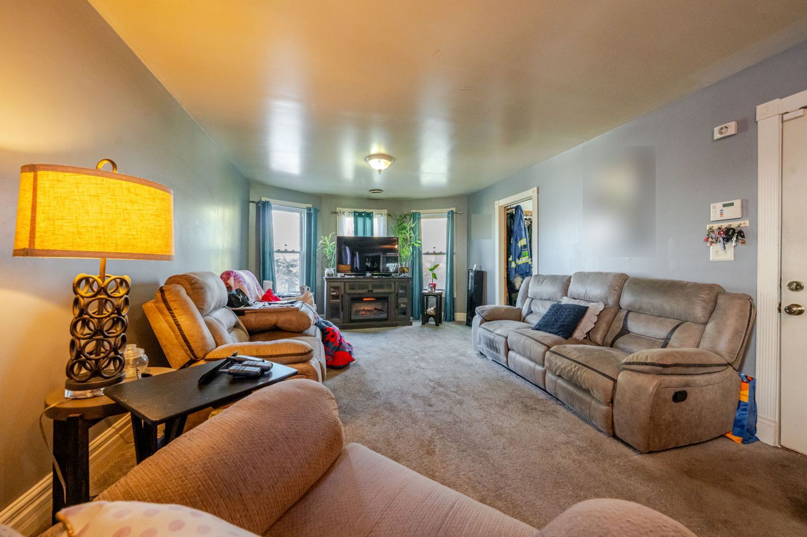 Living room, bay window side
