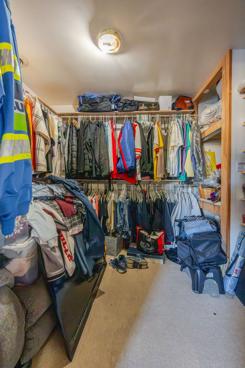 Walk-in closet
